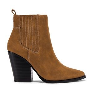 NEVER WORN KENDALL + KYLIE BOOT